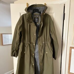 J CREW Perfect raincoat Jacket In frosty Olive size small